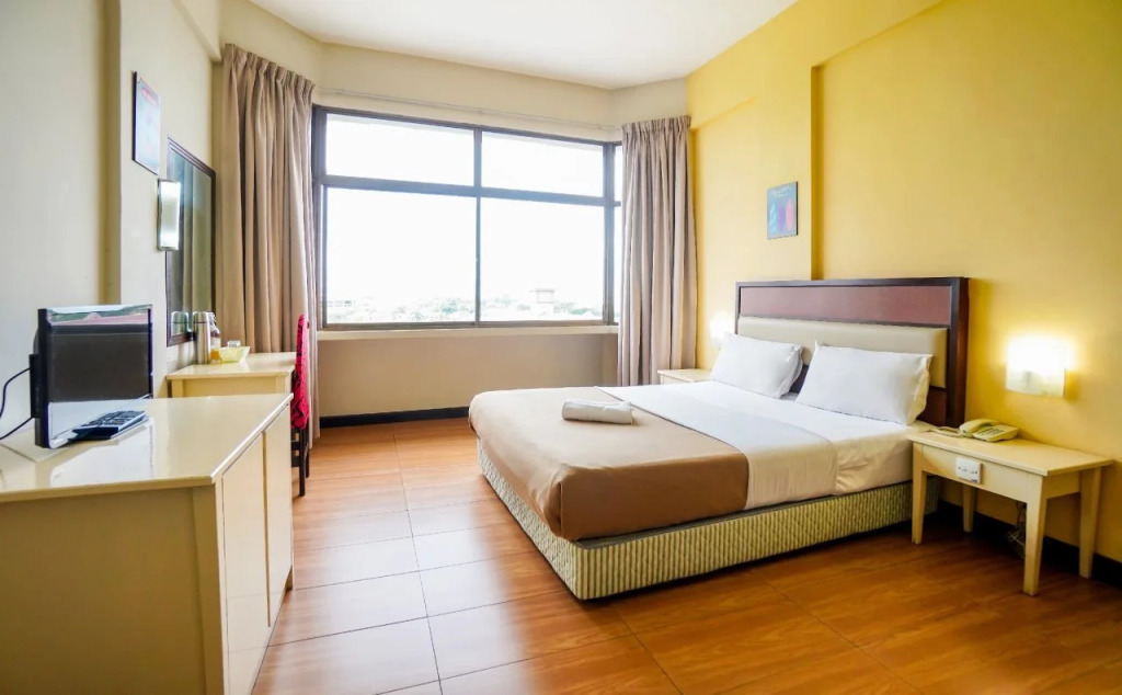 Lodge 18 Hotel