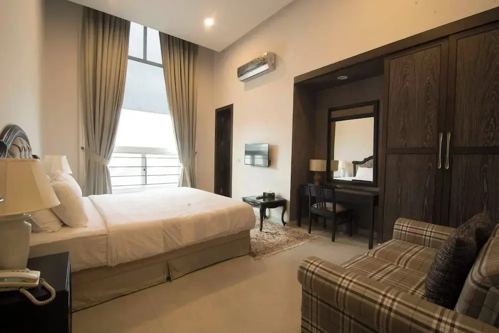 Room-cozy Guest Room F-7 Markaz Islamaba
