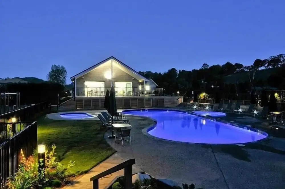 Cooks Beach Resort