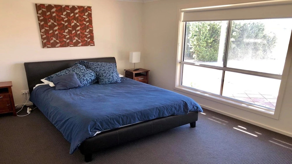 10 Hobart Road
