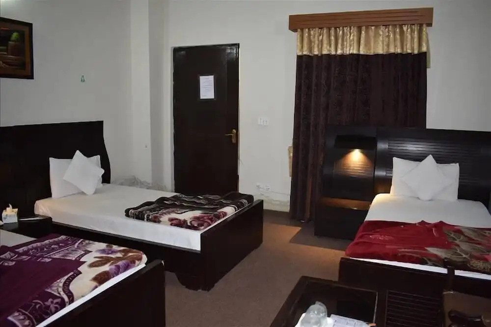 Hotel Red Line