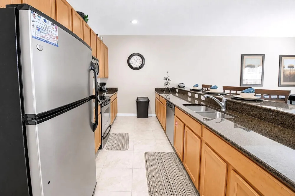 8960 Paradise Palms
