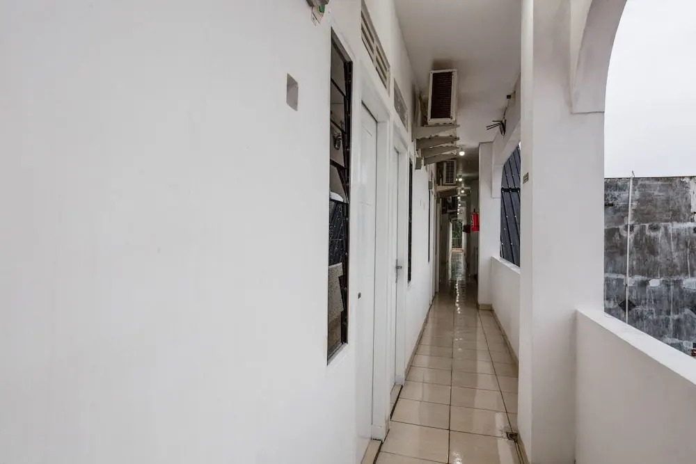 Alex Hostel by OYO Rooms