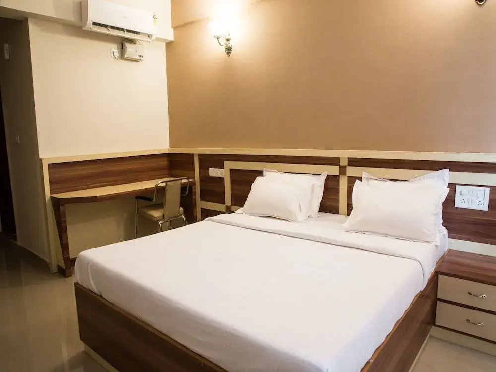 OYO 9248 Hotel Shrinidhi