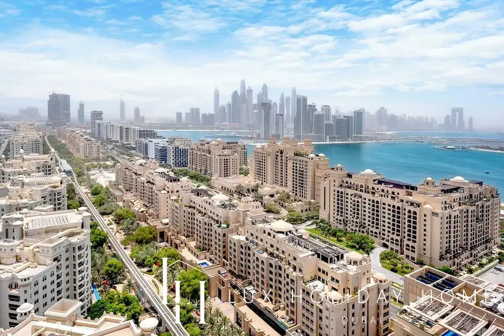 LUX Iconic Views at Palm Tower Suite 2