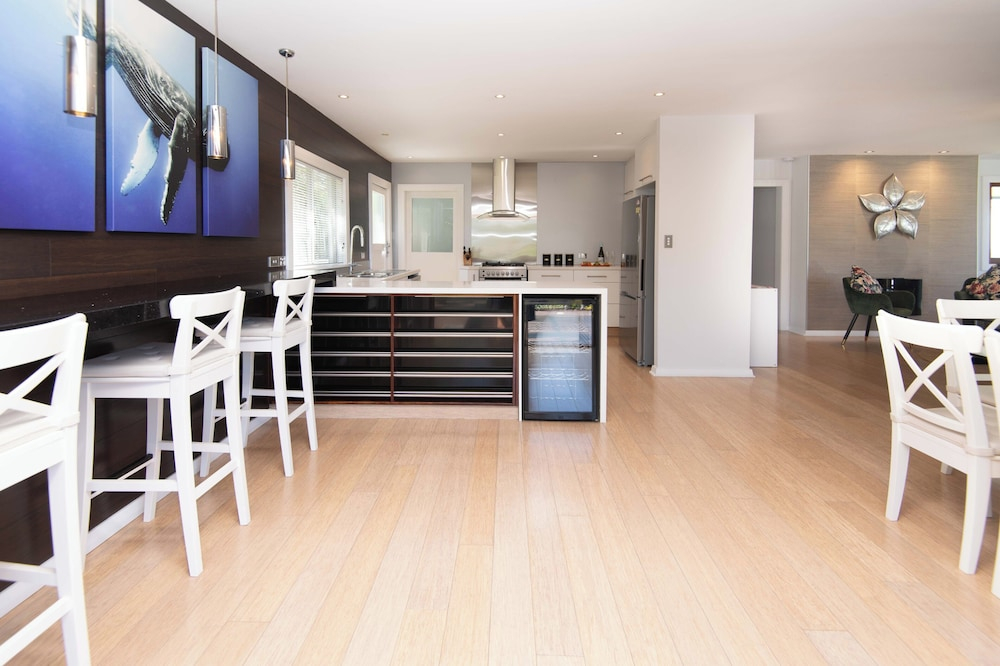 Whalers Watch Luxury Home