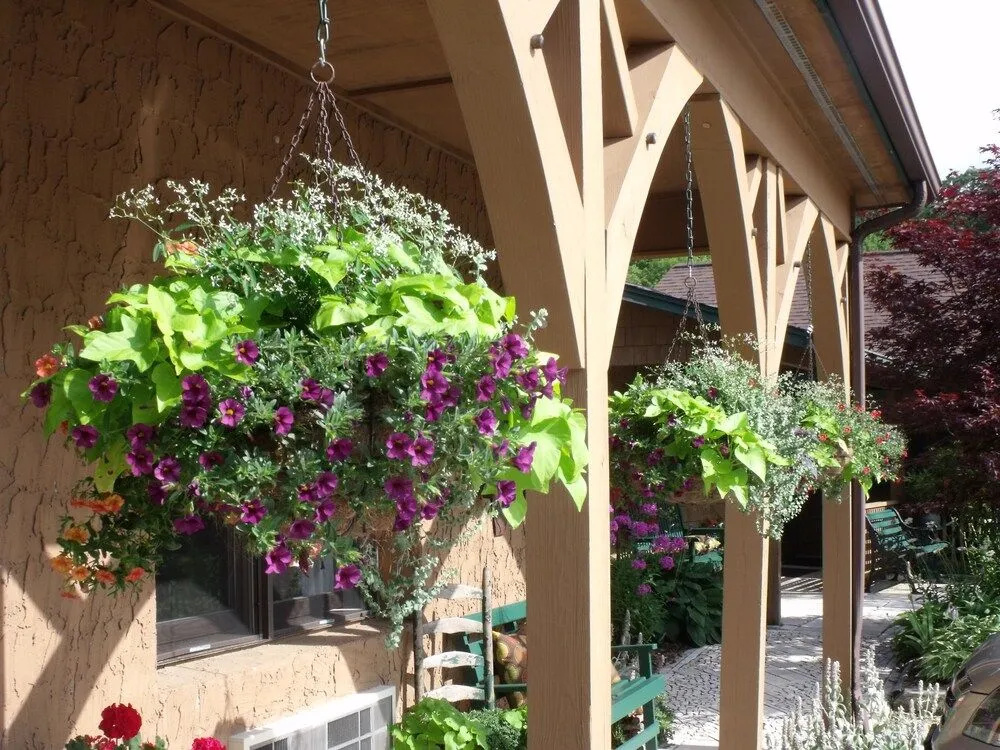 Hemlock Inn