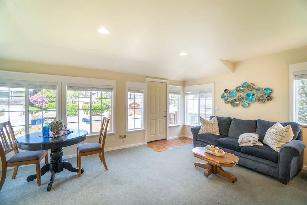 Seaside Prom 2 Bedrooms 2 Bathrooms Home