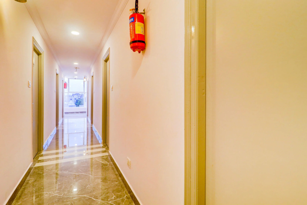 Super Townhouse SR Nagar Near RCC Premier