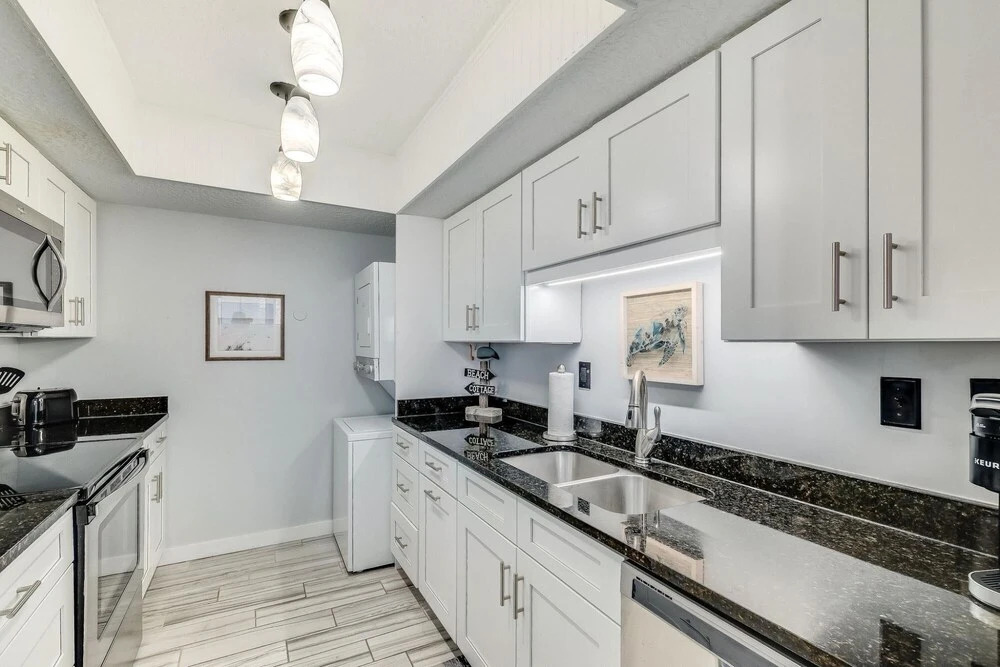 Quail Hollow A8-2d Renovated First Floor 2 Bedroom