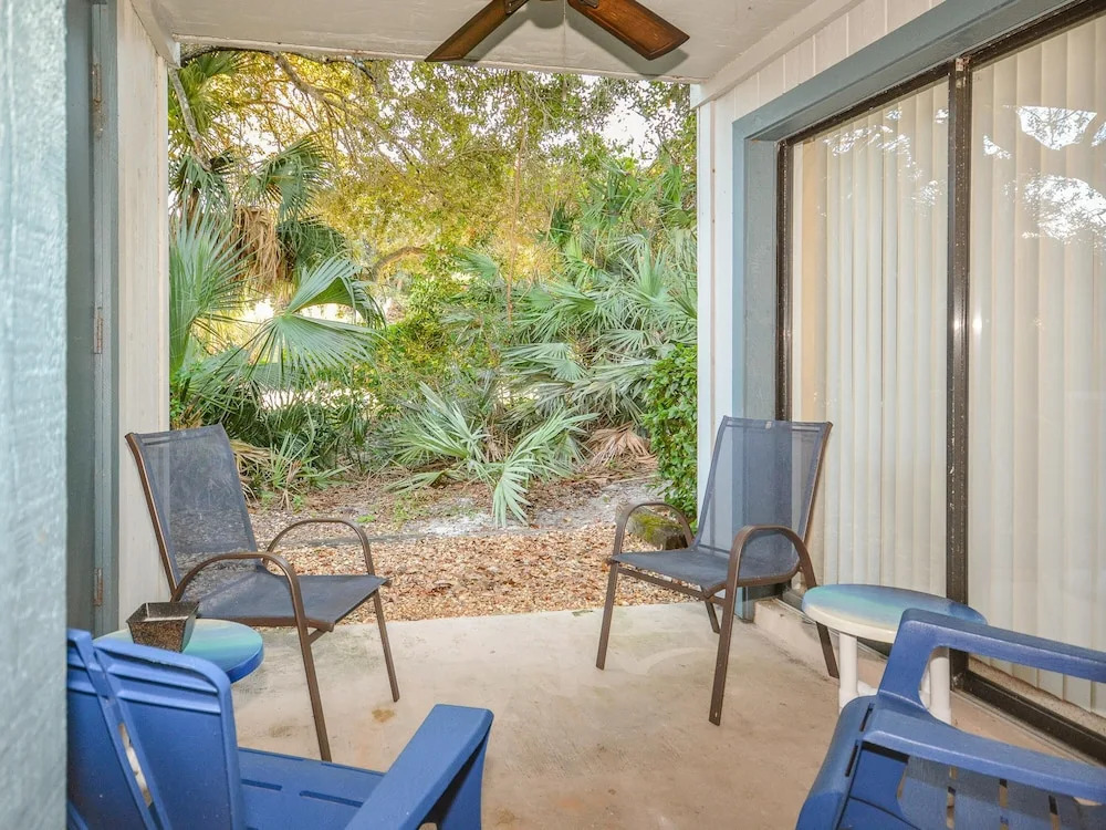 Sc162 Beautifully Updated 3 2 Corner Close to Pool Beach Access