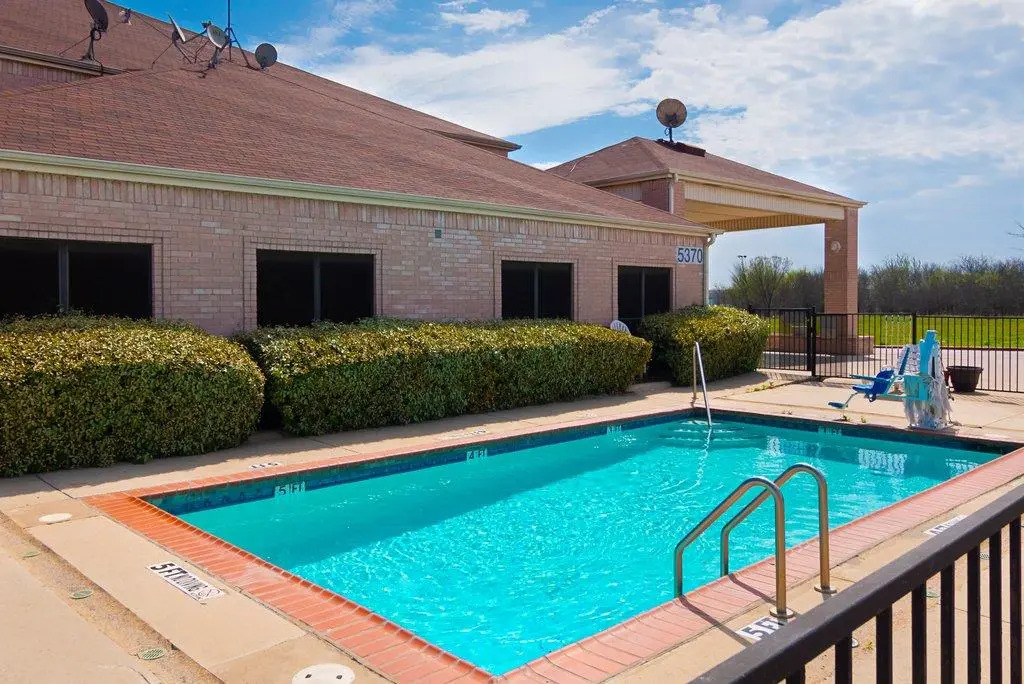 Red Roof Inn Fort Worth – Saginaw