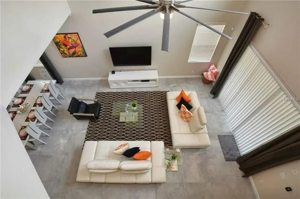 Amazing Home With Pool 8950