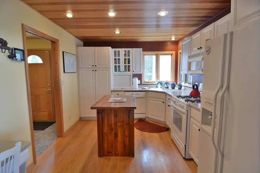 Sunset Shores Retreat 3 Bedrooms 2 Bathrooms Condo