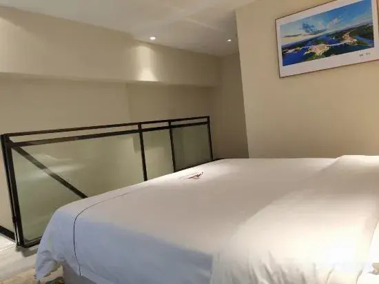 Danjiangkou Guanlan International Hotel（Hanjiang Avenue storefront）