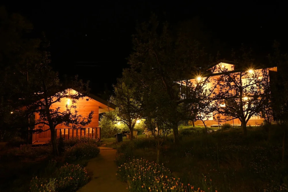 Cascade Mountain Retreat Manali