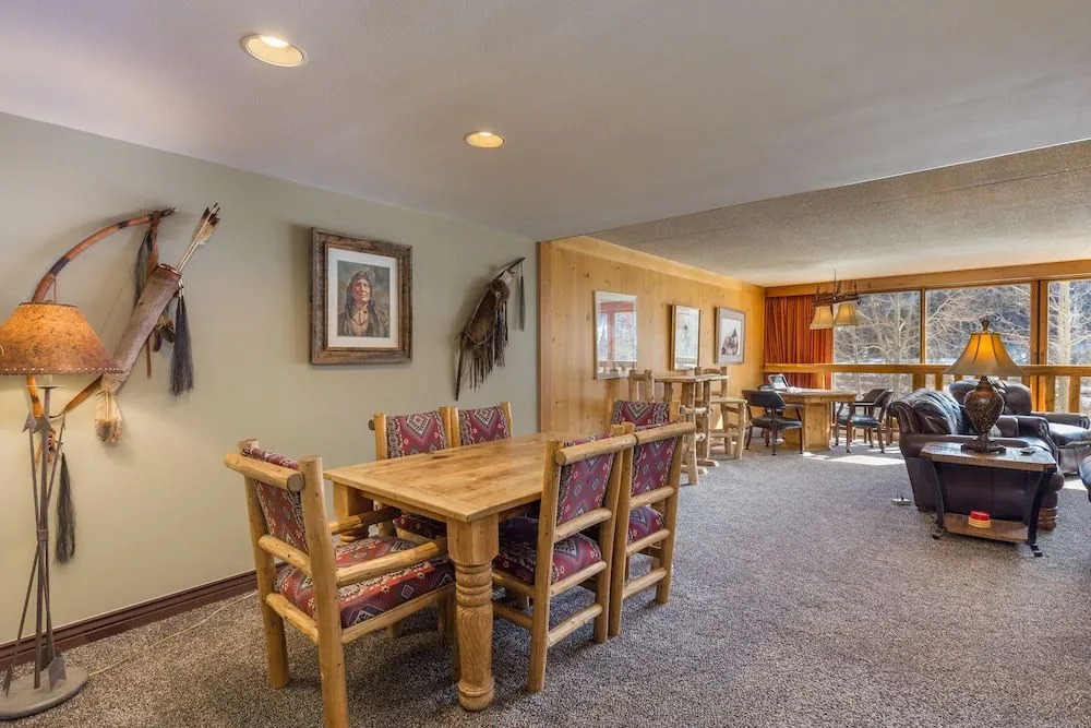 Decatur #1787 - 4 Br Condo