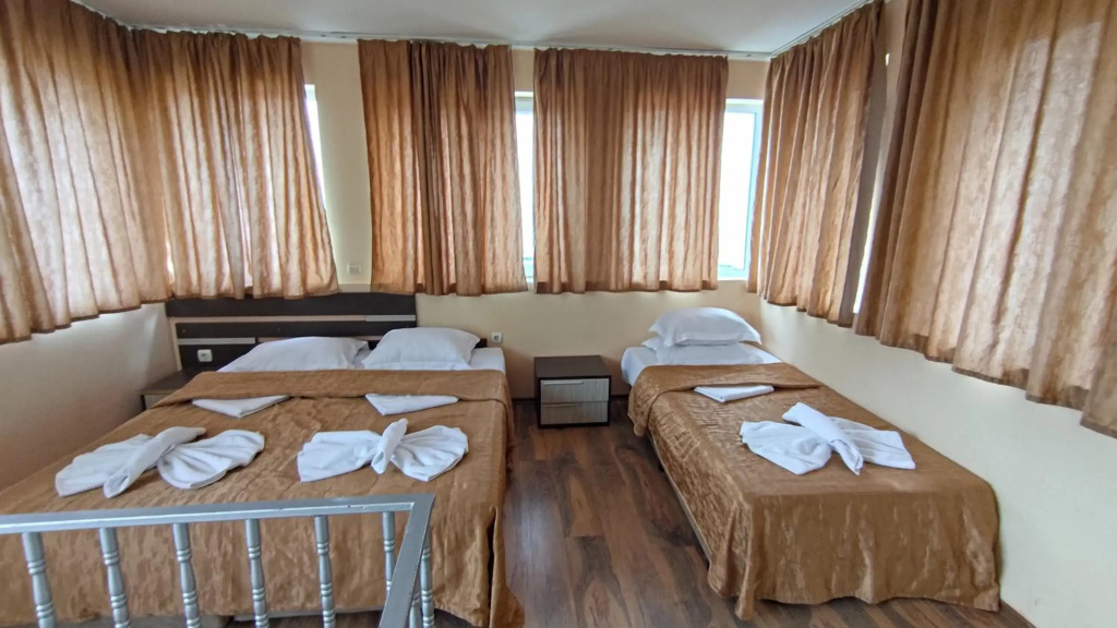 Lotos Hotel