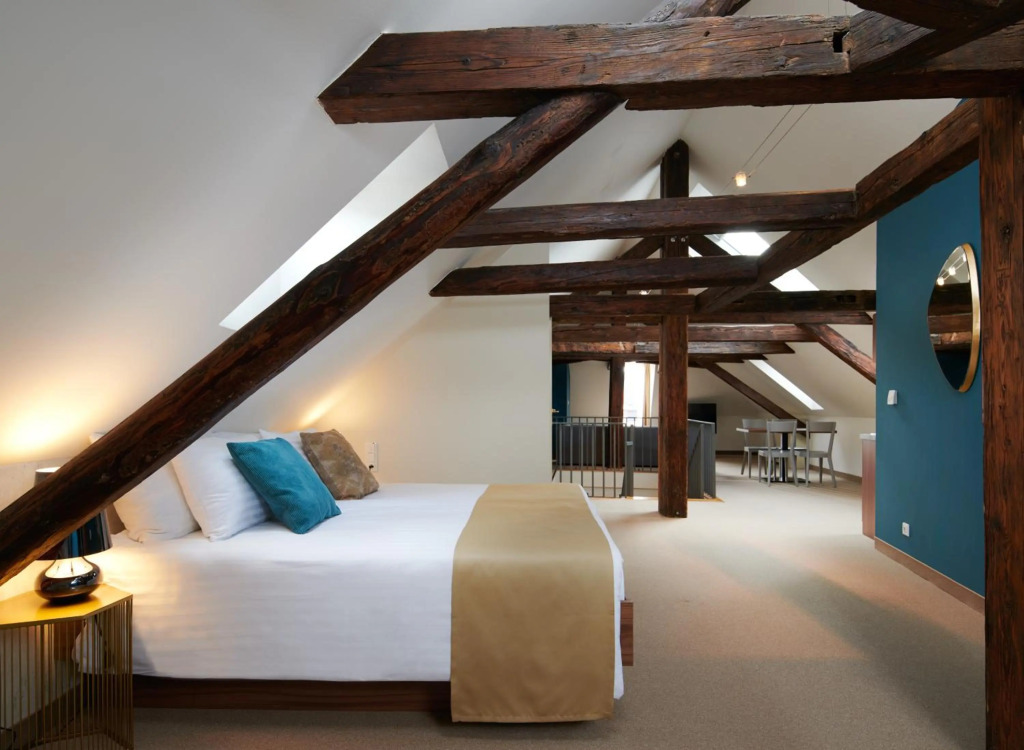 Golden Angel Suites by Adrez
