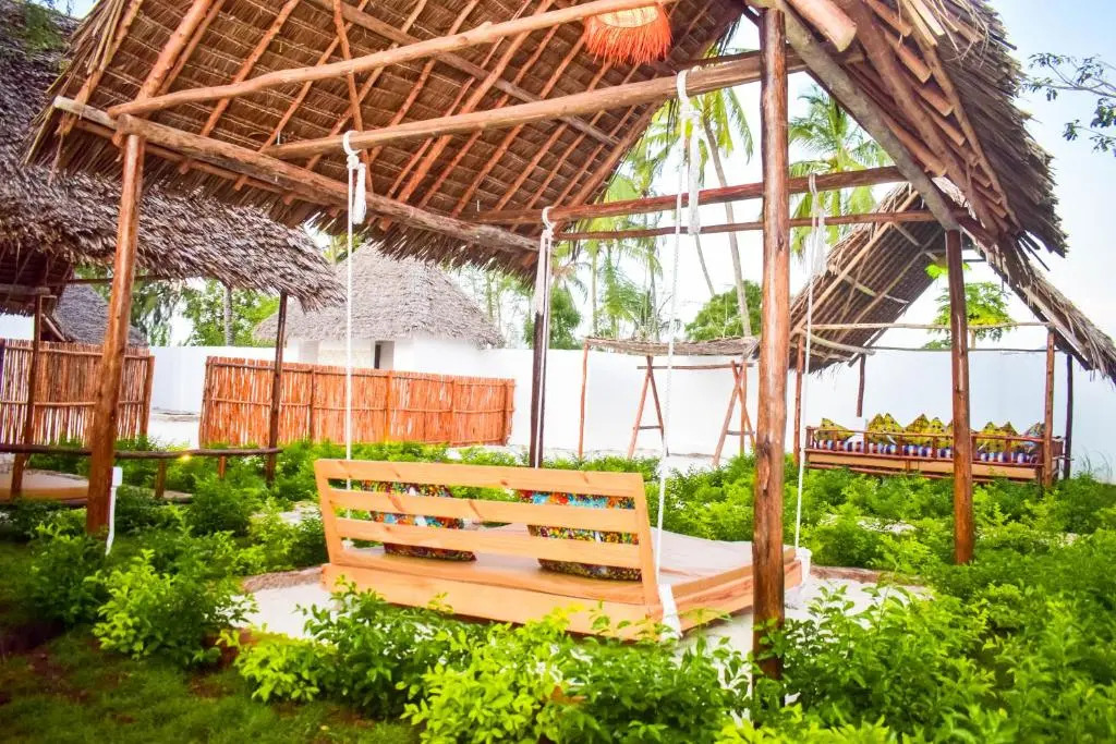 Uhuru Hotel & Restaurant