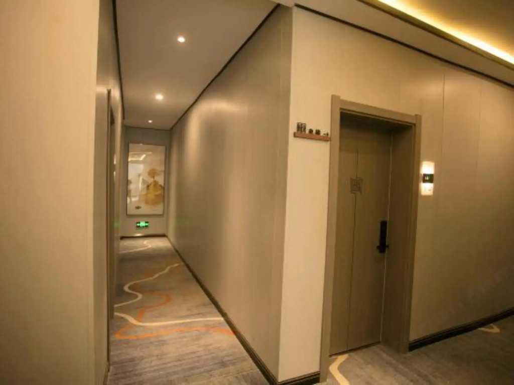 Home Inn Huaxuan Hotel Select (Zhoukou Taifuling Branch)