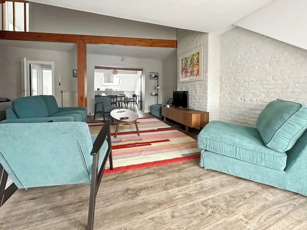Charming Entire Duplex Apartment for 5 in Saint-gilles,