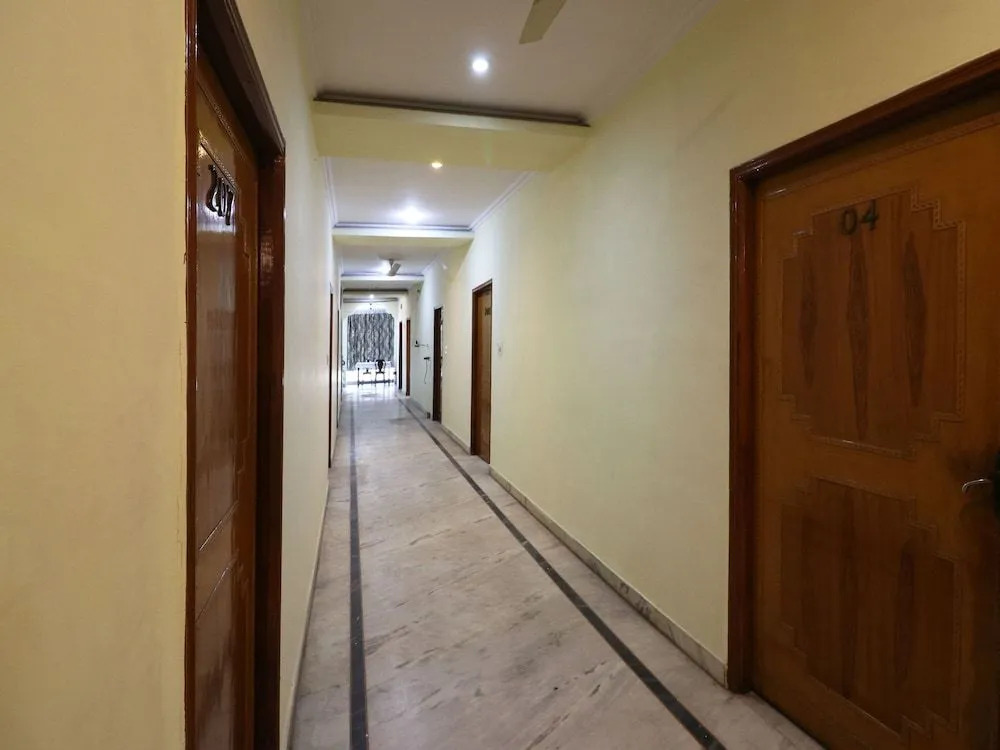 OYO 6073 Hotel K M B