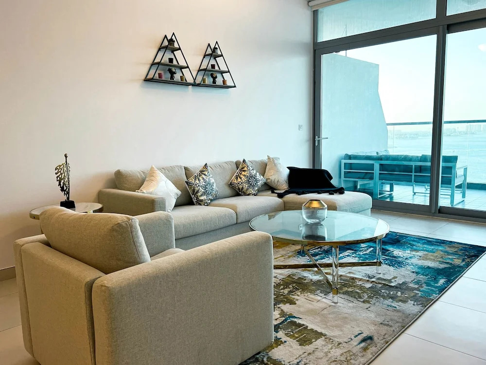 SuperHost - Peaceful 1BR Apt With Balcony in Front of the Sea