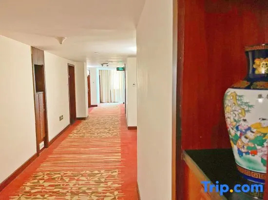 Zhonghuan Hotel