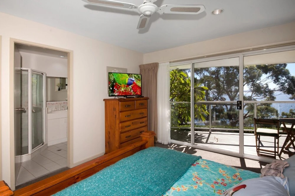 Thurlow Avenue 28, 'Ripple Cove'