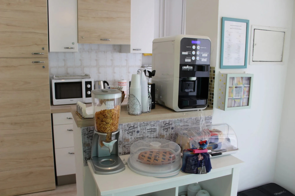 Damiani & Sister Guesthouse