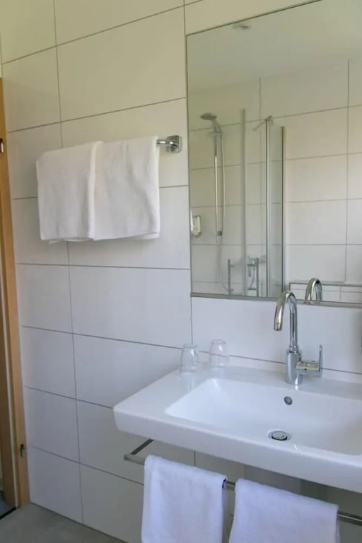 Haus am Wasserfall