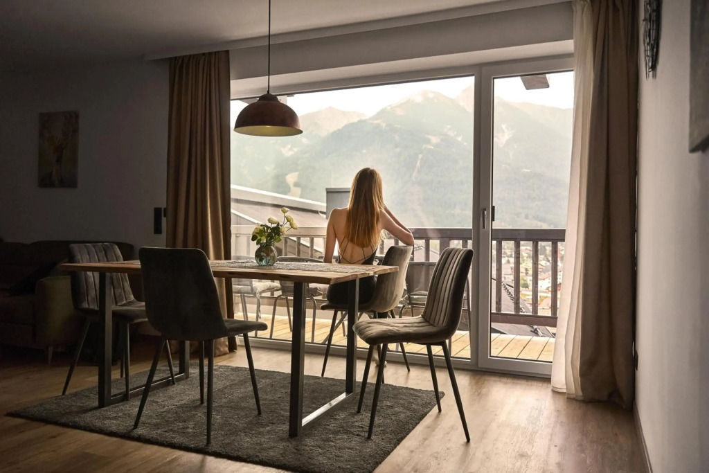 Mirador Apartments