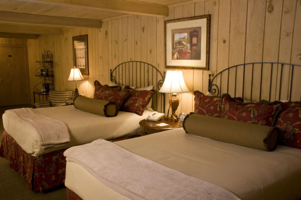Pine Needles Lodge