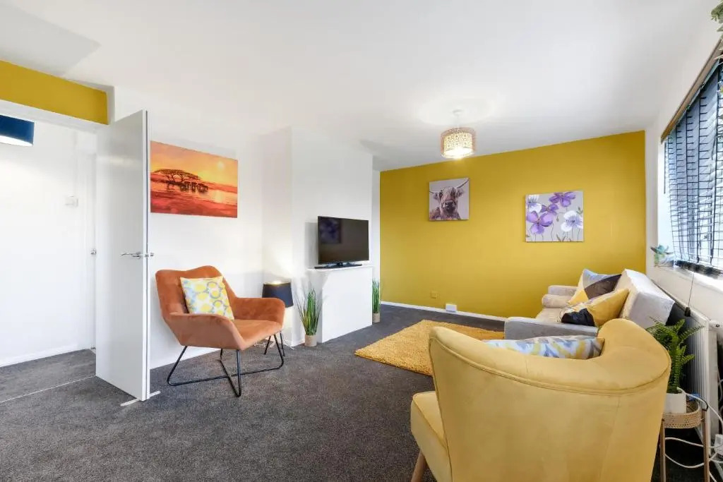 Brambles House West Drayton 3 Bedroom