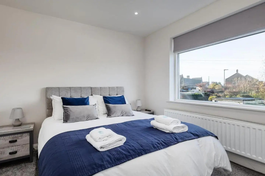 Newly Extended 3 Bed Family home Near Graves Park
