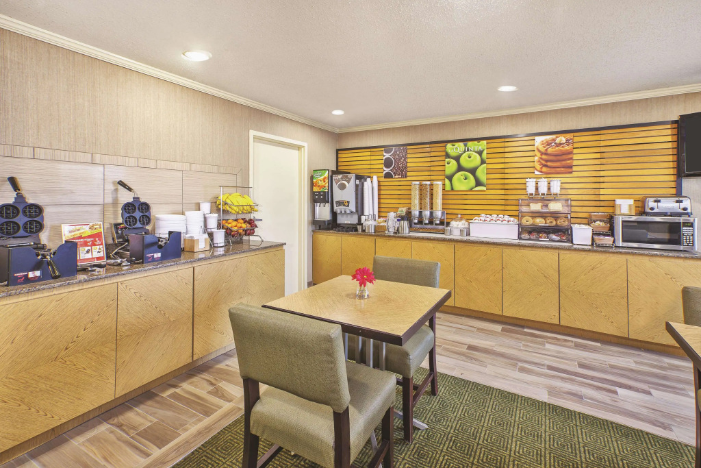 La Quinta Inn by Wyndham Toledo Perrysburg