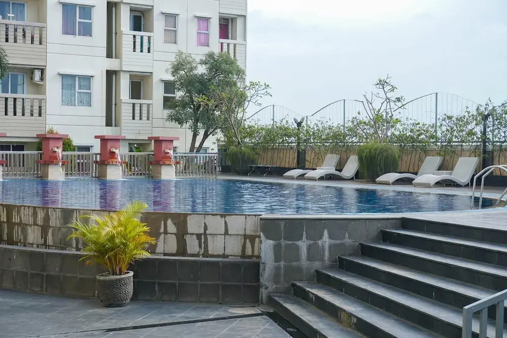 Comfort Living 1Br At Belmont Residence Puri Apartment