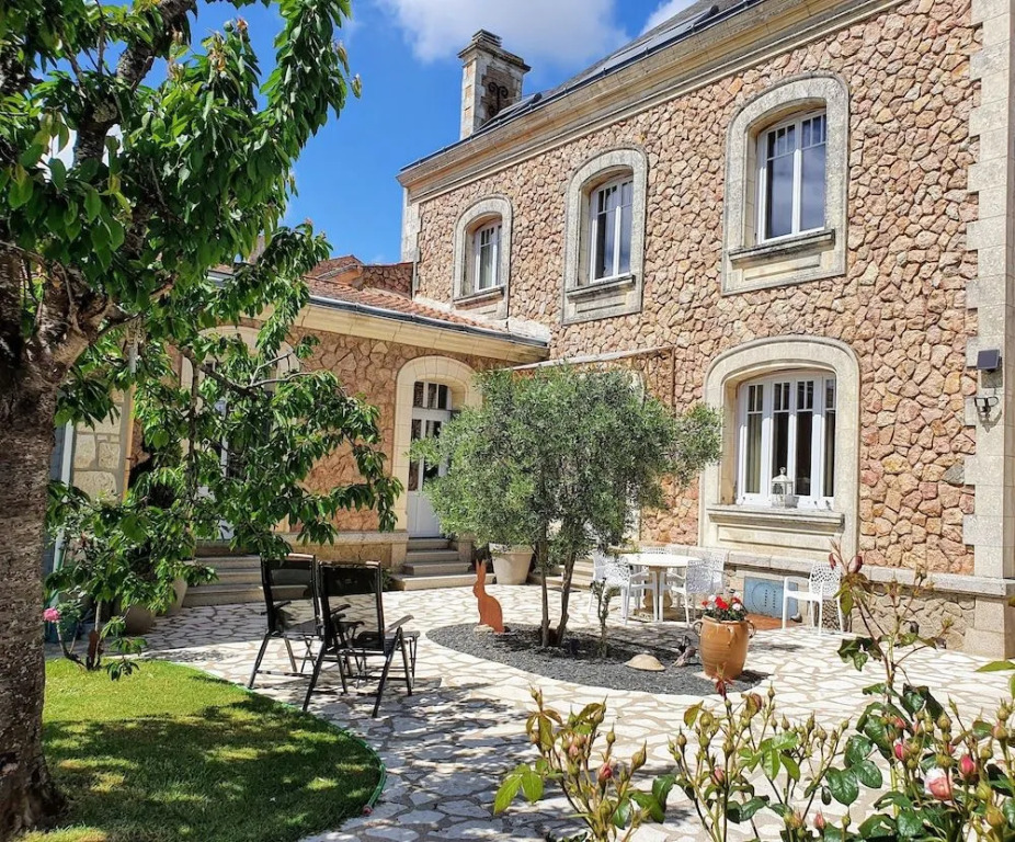 La Villa des Roses Gîte Chambres dhôtes Piscine chauffée