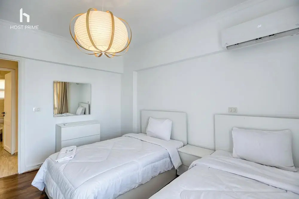 Grand Stay Apartment in Rehab City