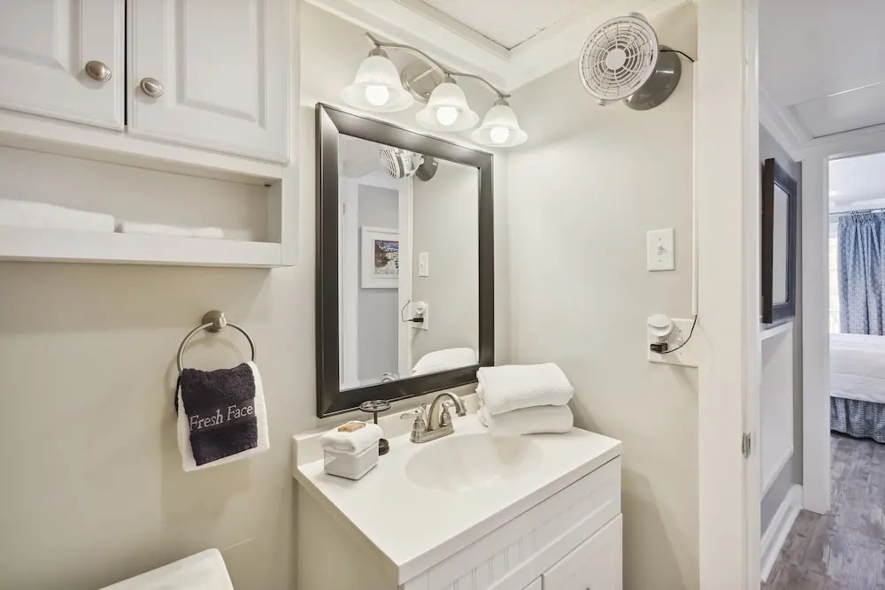 Sandpiper Cove 1125 1 Bedroom Condo by RedAwning