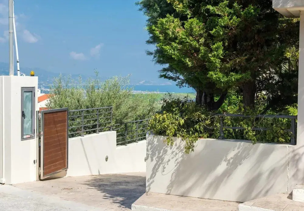 Muses: Panoramic View, Close To Historical Sites