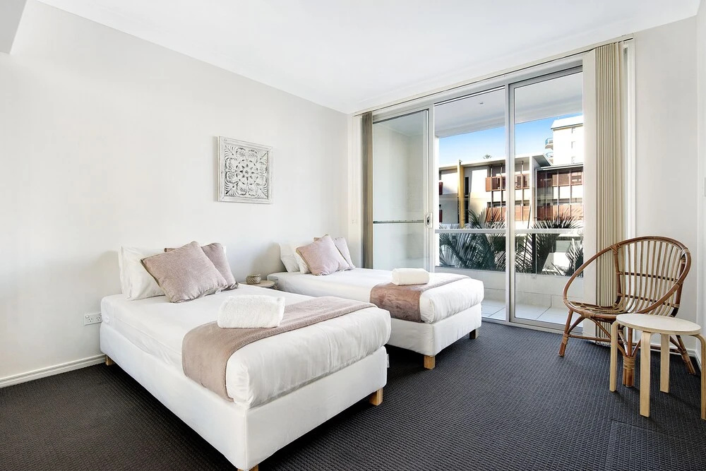Broabdeach Sleek & Stylish Living