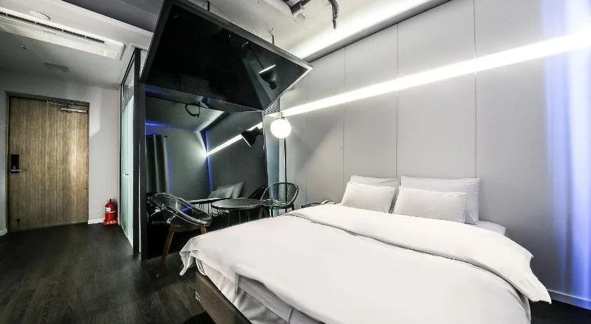 Blvd Hotel