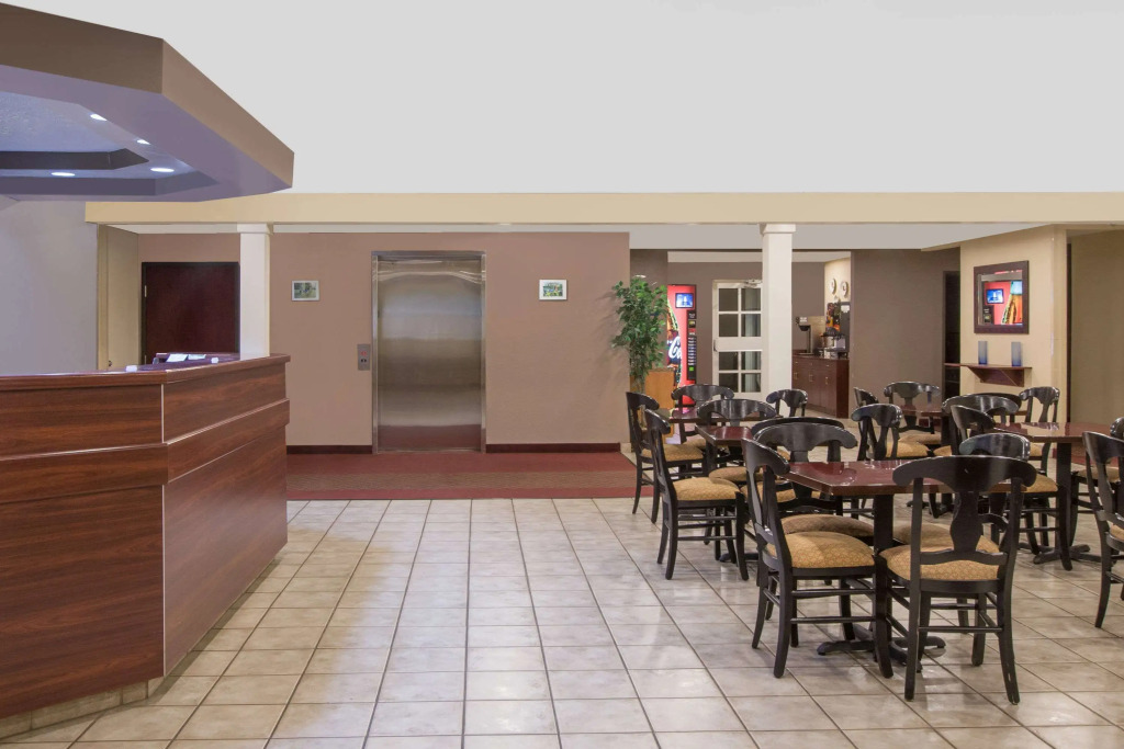 Microtel Inn & Suites by Wyndham Meridian