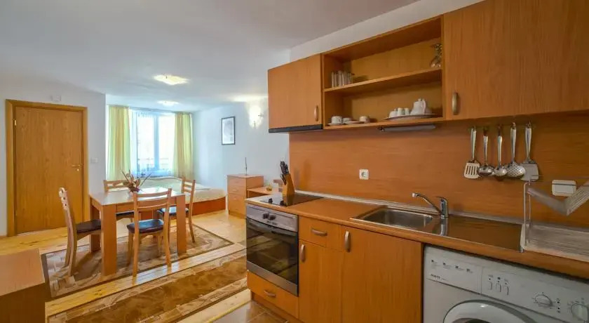 Apartments Hadzhiata