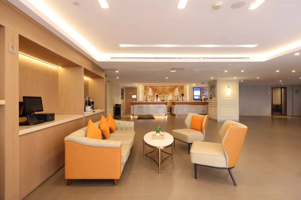 Отель Vienna Chengdu Chunxi Road IFS Branch