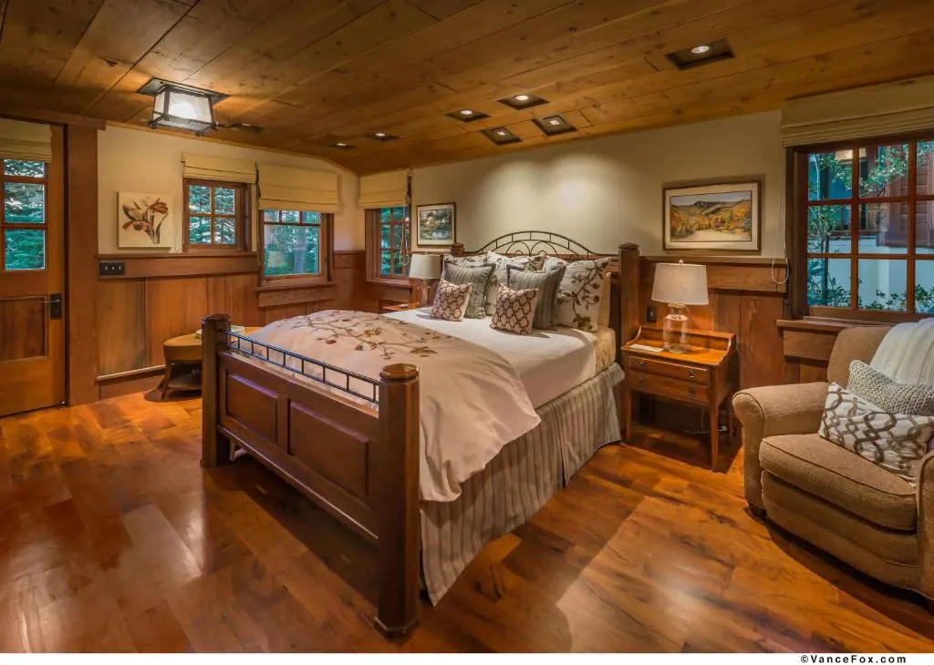 Stunning Big Springs Residence with Private Hot Tub! - Gray Wolf Northstar