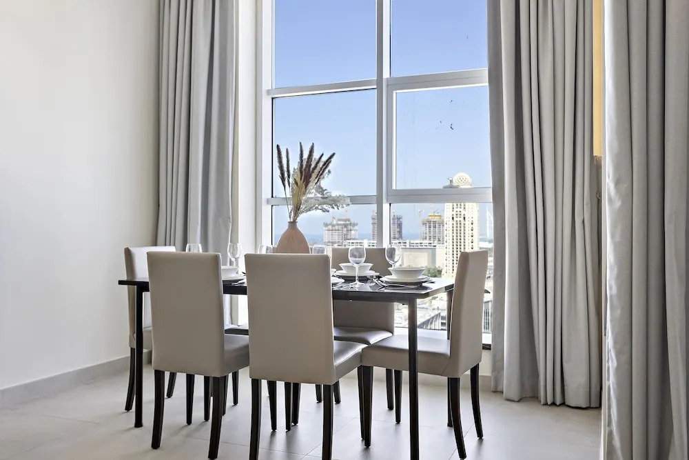 WelHome - Breathtaking Partial Sea View 2BR Close to Marina