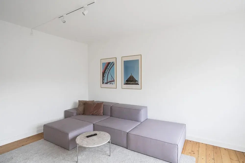 Refurbished 1-bed Close to Metro and Airport
